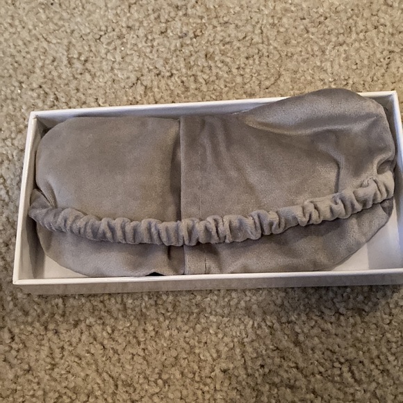 LUXE VELVET Premium Soothing Lavender Infused Eye Pillow Mask - Picture 3 of 6